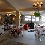 Отель Odos Kentavron 2*